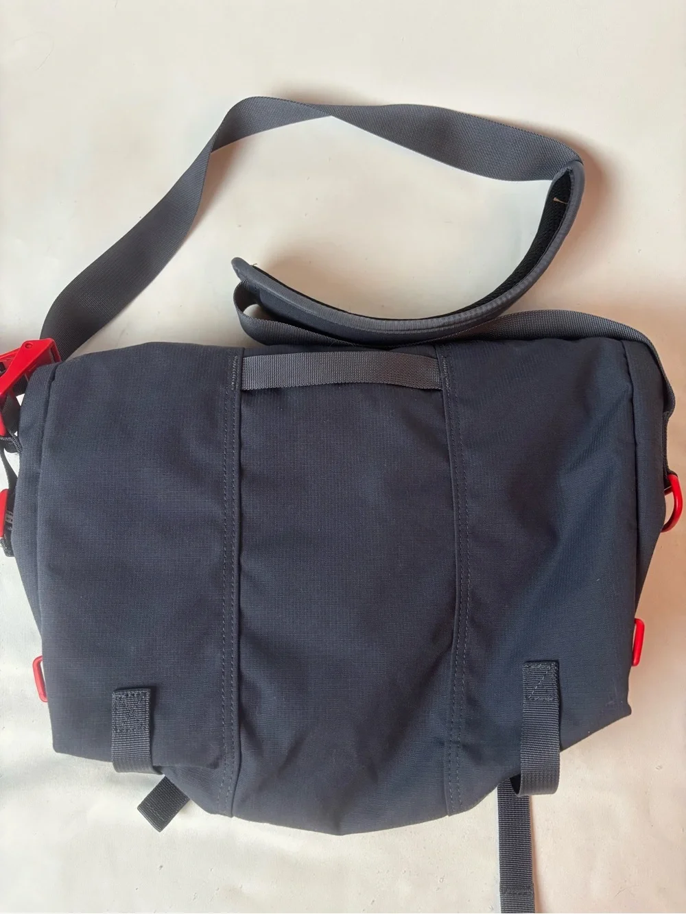 TIMBUK2 Classic Messenger Bag Charcoal Gray Red Crossbody Unisex Padded Strap S